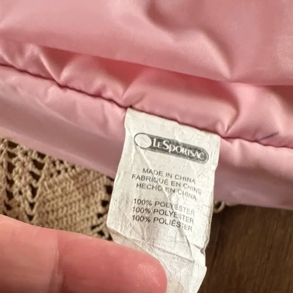 Lesportsac It’s a Small World Classic Hobo Bag w charm VHTF Vintage Disney Parks - Picture 9 of 16